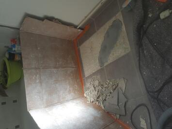 Intevention sur carrelage au sol
